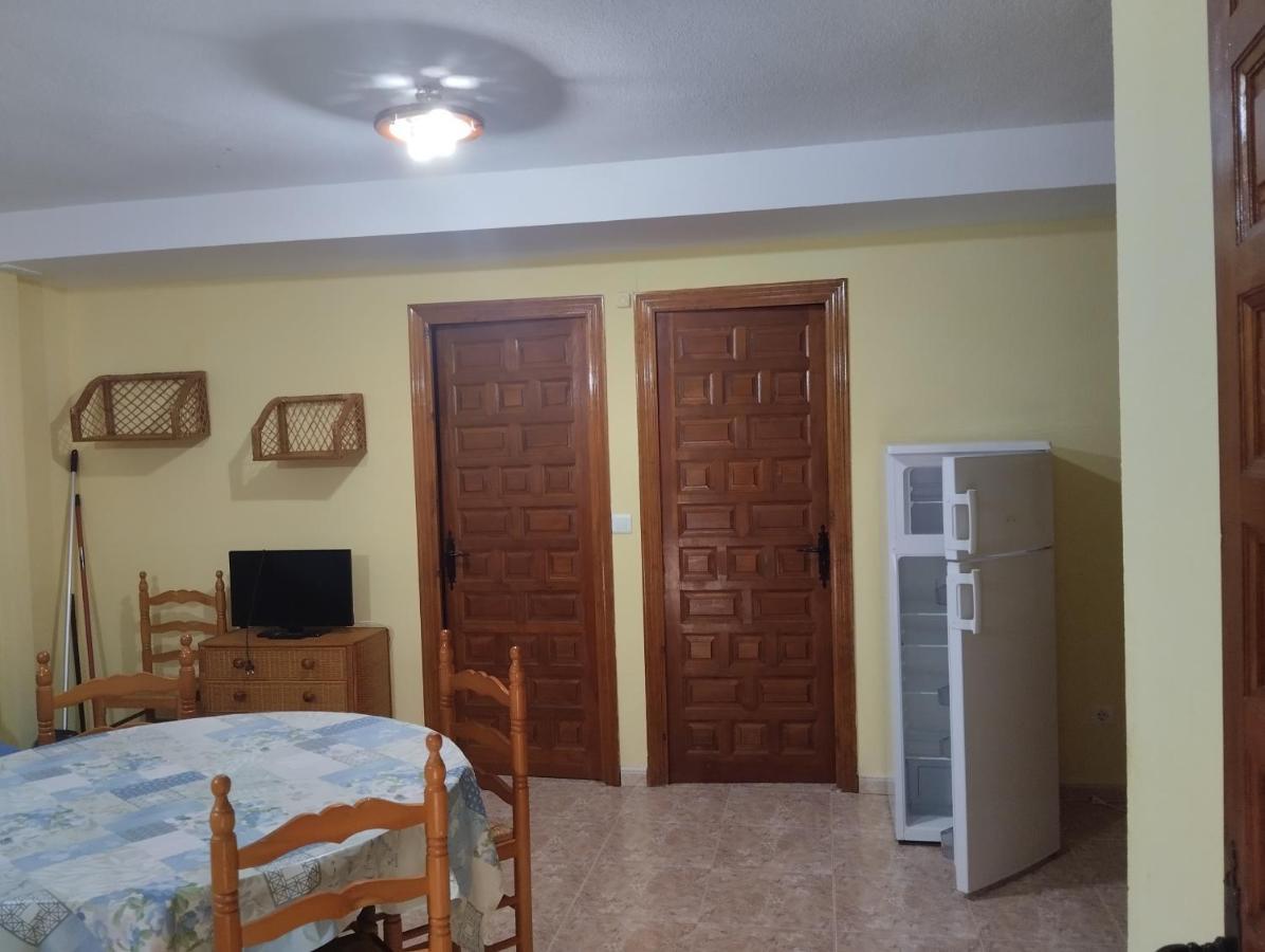 Apartamentos Condado De Miranda Miranda del Castanar Bagian luar foto