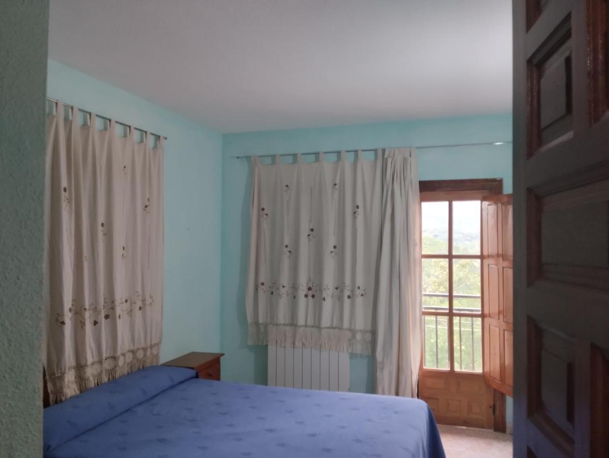 Apartamentos Condado De Miranda Miranda del Castanar Bagian luar foto