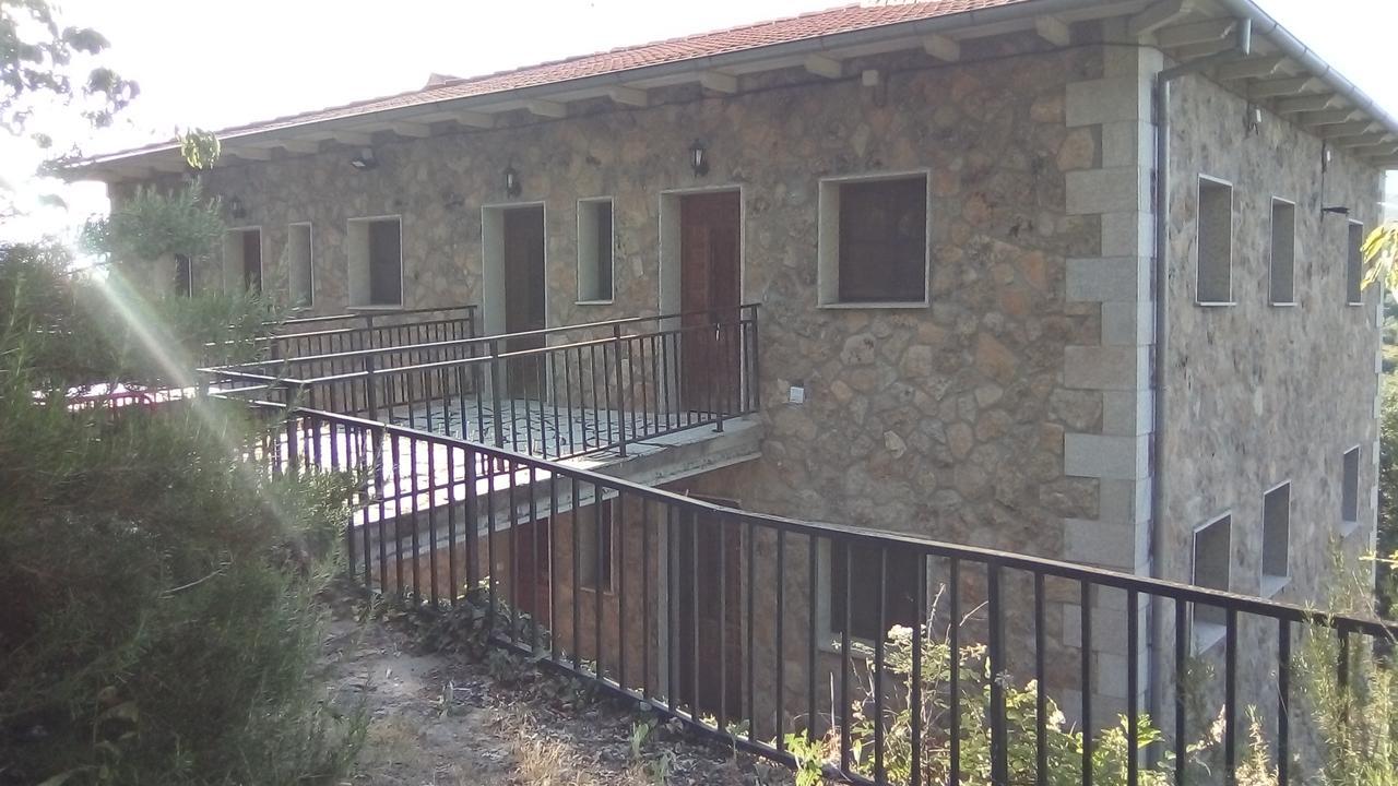 Apartamentos Condado De Miranda Miranda del Castanar Bagian luar foto